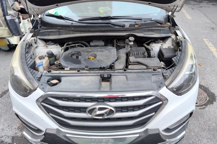 Used Hyundai ix35 2015 2.0L Automatic 2WD Smart Type China IV Engine Bay