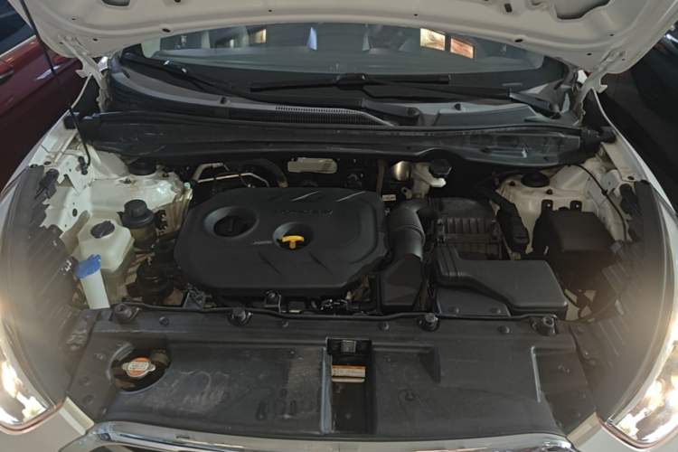 Used Hyundai ix35 2015 2.0L Automatic 2WD Comfort Edition China V Standard Engine Bay