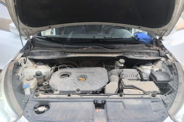 Used Hyundai ix35 2015 2.0L Automatic 2WD Smart Version China V Standard Engine Bay