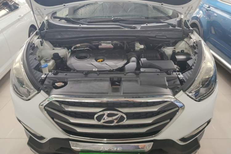 Used Hyundai ix35 2015 2.0L Automatic 2WD Comfort Edition China V Standard Engine Bay