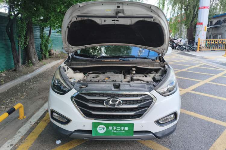Used Hyundai ix35 2015 2.0L Automatic Two-Wheel Drive Leading Trim China V Standard Engine Bay