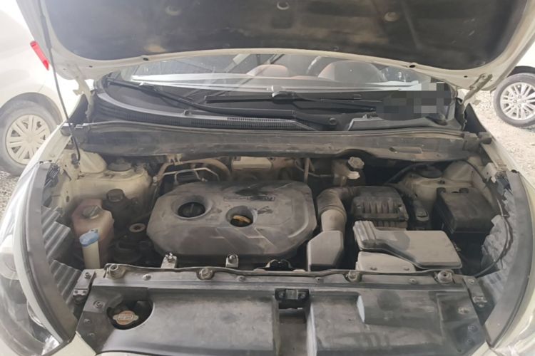 Used Hyundai ix35 2015 2.0L Automatic 2WD Smart Type China IV Engine Bay