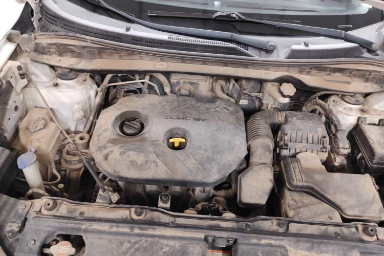 Used Hyundai ix35 2015 2.0L Automatic 2WD Smart Version China V Standard Engine Bay