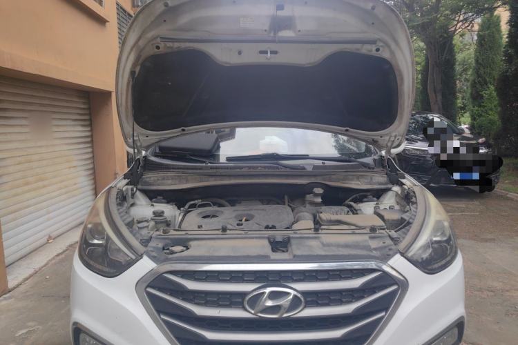 Used Hyundai ix35 2015 2.0L Automatic 2WD Smart Version China V Standard Engine Bay