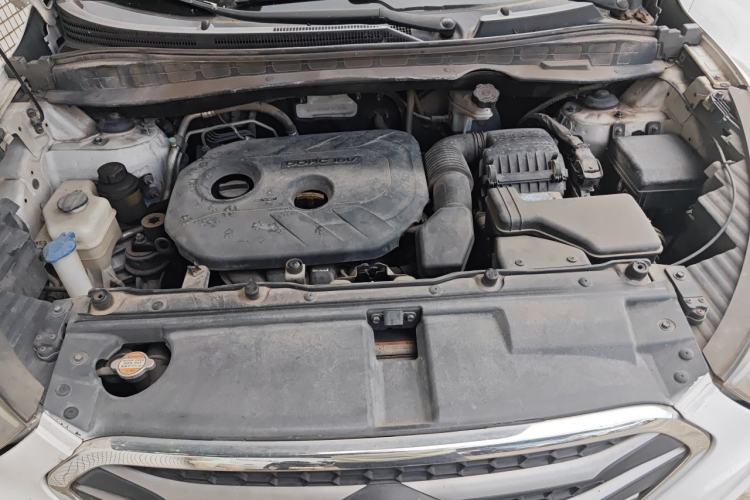 Used Hyundai ix35 2015 2.0L Automatic 2WD Smart Version China V Standard Engine Bay