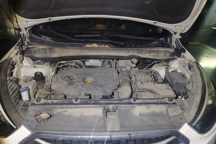 Used Hyundai ix35 2015 2.0L Automatic 2WD Smart Version China V Standard Engine Bay