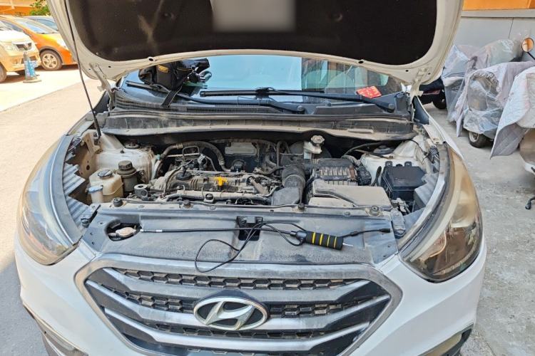 Used Hyundai ix35 2015 2.0L Automatic 2WD Comfort Edition China V Standard Engine Bay