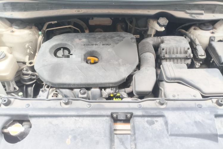Used Hyundai ix35 2015 2.0L Automatic 2WD Smart Version China V Standard Engine Bay