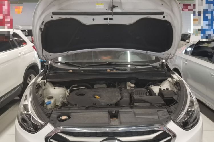 Used Hyundai ix35 2015 2.0L Automatic 2WD Smart Version China V Standard Engine Bay