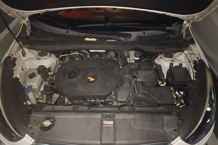 Used Hyundai ix35 2015 2.0L Automatic 2WD Smart Version China V Standard Engine Bay