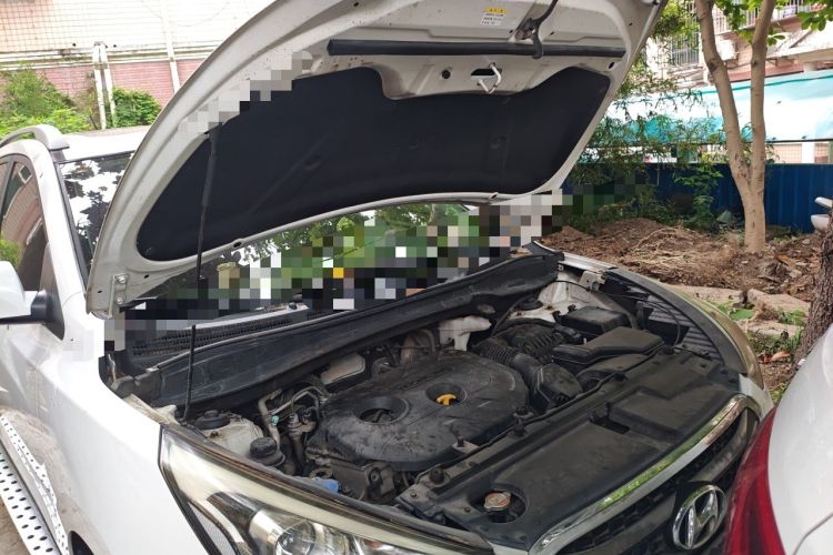 Used Hyundai ix35 2015 2.0L Automatic 2WD Smart Version China V Standard Engine Bay