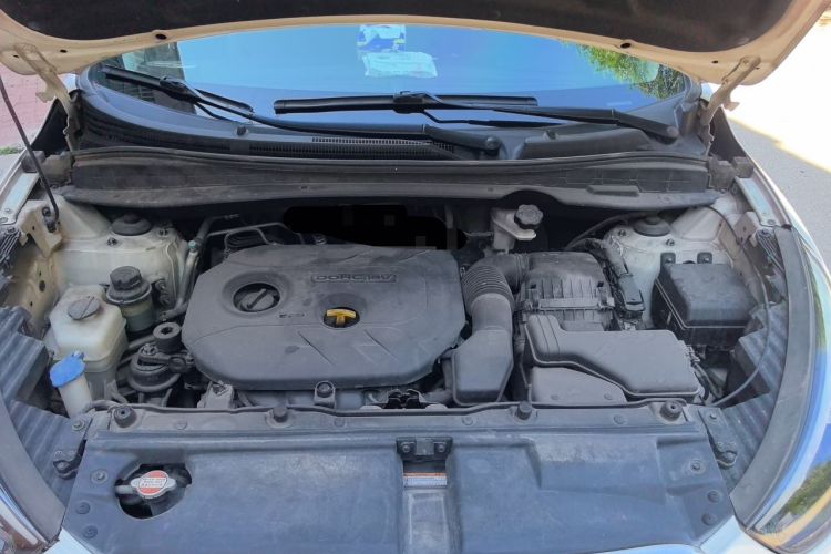 Used Hyundai ix35 2015 2.0L Automatic 2WD Smart Version China V Standard Engine Bay