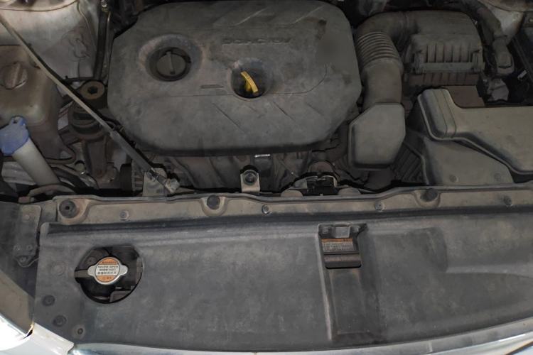 Used Hyundai ix35 2015 2.0L Automatic 2WD Smart Version China V Standard Engine Bay