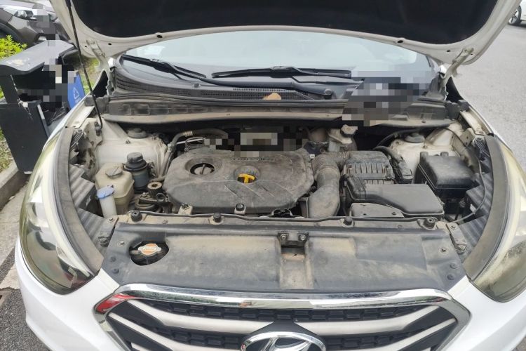 Used Hyundai ix35 2015 2.0L Automatic 2WD Smart Type China IV Engine Bay