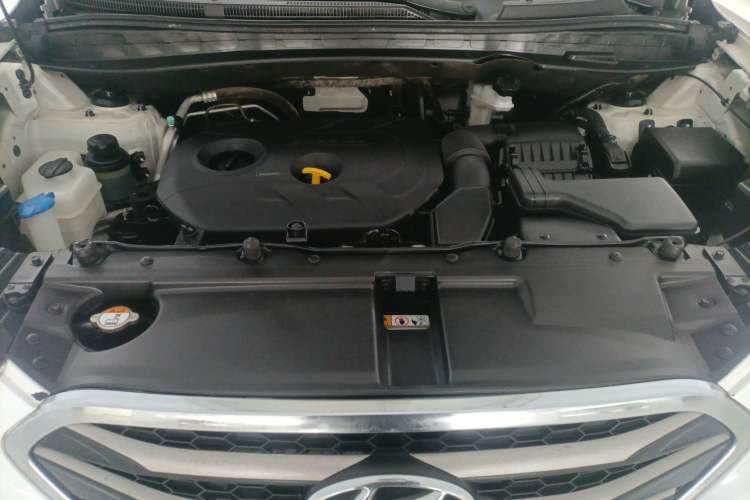 Used Hyundai ix35 2015 2.0L Automatic 2WD Smart Type China IV Engine Bay