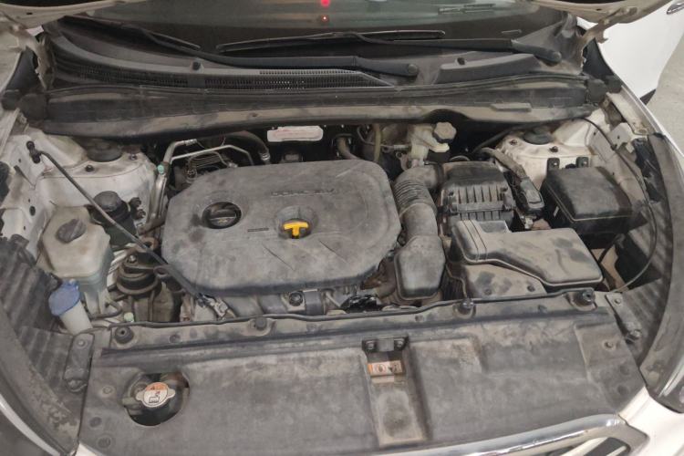 Used Hyundai ix35 2015 2.0L Automatic 2WD Smart Version China V Standard Engine Bay