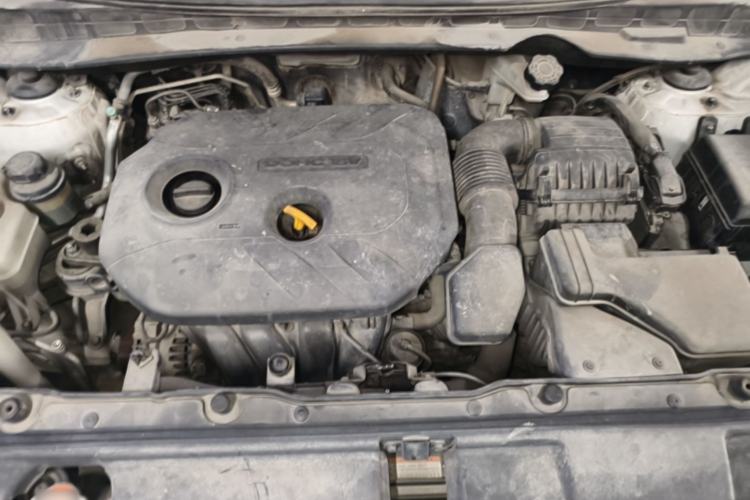Used Hyundai ix35 2015 2.0L Automatic 2WD Smart Version China V Standard Engine Bay