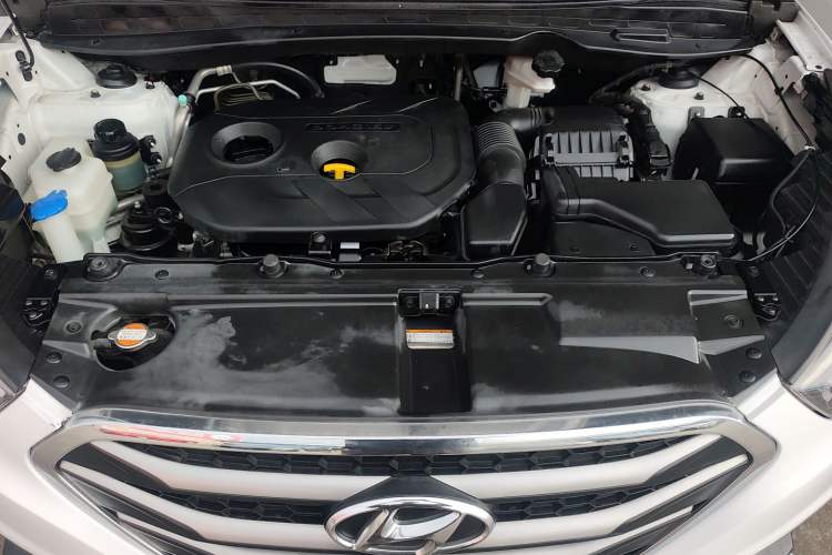 Used Hyundai ix35 2015 2.0L Automatic 2WD Smart Type China IV Engine Bay