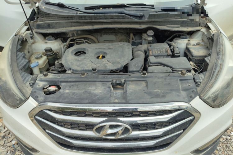 Used Hyundai ix35 2015 2.0L Automatic 2WD Comfort Edition China V Standard Engine Bay