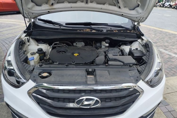 Used Hyundai ix35 2015 2.0L Automatic 2WD Comfort Edition China V Standard Engine Bay