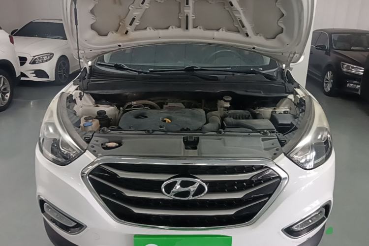 Used Hyundai ix35 2015 2.0L Automatic 2WD Comfort Edition China V Standard Engine Bay