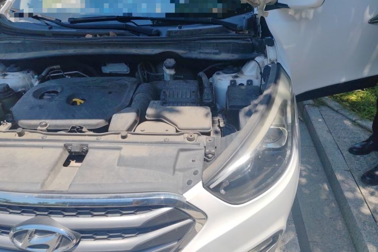 Used Hyundai ix35 2015 2.0L Automatic 2WD Smart Type China IV Engine Bay Left