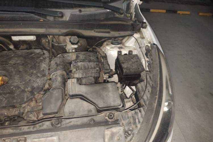 Used Hyundai ix35 2015 2.0L Automatic 2WD Smart Type China IV Engine Bay Left