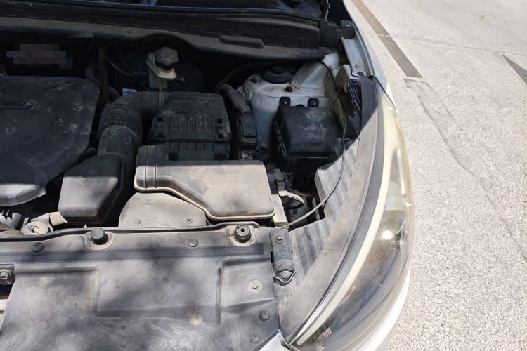 Used Hyundai ix35 2015 2.0L Automatic 2WD Smart Version China V Standard Engine Bay Left