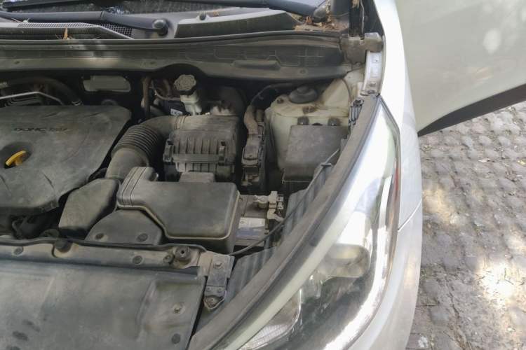 Used Hyundai ix35 2015 2.0L Automatic 2WD Smart Version China V Standard Engine Bay Left