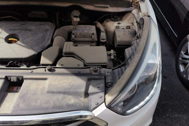 Used Hyundai ix35 2015 2.0L Automatic 2WD Smart Type China IV Engine Bay Left