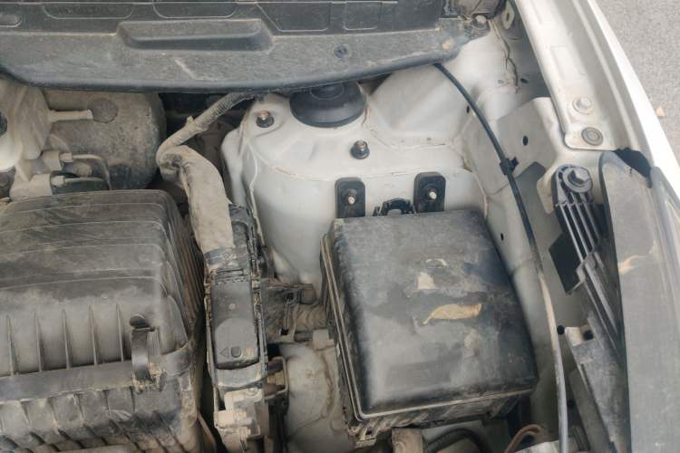 Used Hyundai ix35 2015 2.0L Automatic 2WD Comfort Edition China IV Standard Engine Bay Left