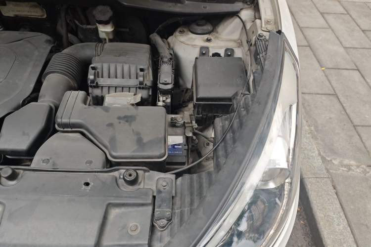 Used Hyundai ix35 2015 2.0L Automatic 2WD Comfort Edition China IV Standard Engine Bay Left
