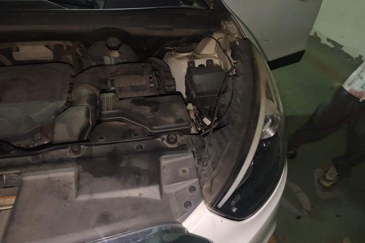 Used Hyundai ix35 2015 2.0L Automatic 2WD Smart Type China IV Engine Bay Left