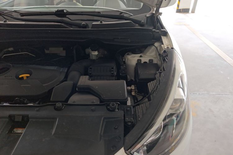 Used Hyundai ix35 2015 2.0L Automatic 2WD Smart Version China V Standard Engine Bay Left