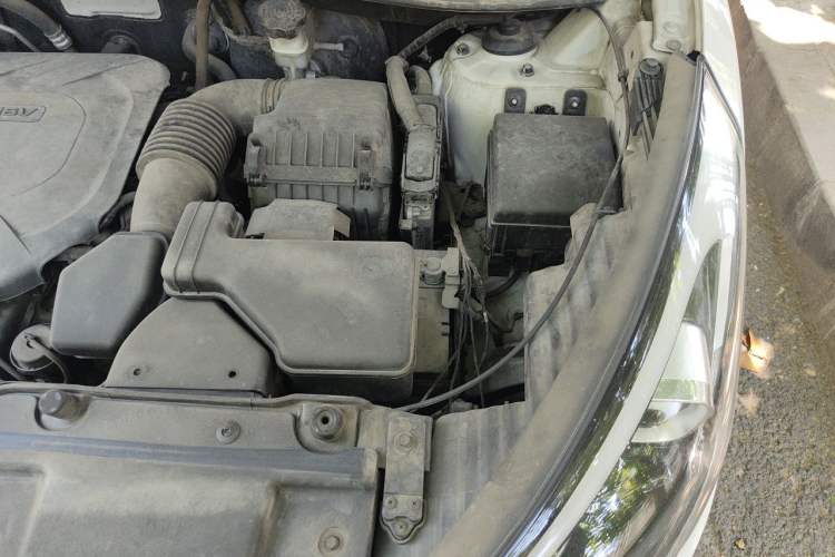 Used Hyundai ix35 2015 2.0L Automatic 2WD Smart Type China IV Engine Bay Left