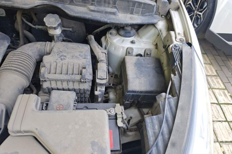 Used Hyundai ix35 2015 2.0L Automatic 2WD Smart Type China IV Engine Bay Left