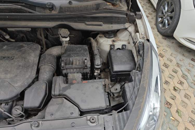 Used Hyundai ix35 2015 2.0L Automatic 2WD Comfort Edition China IV Standard Engine Bay Left