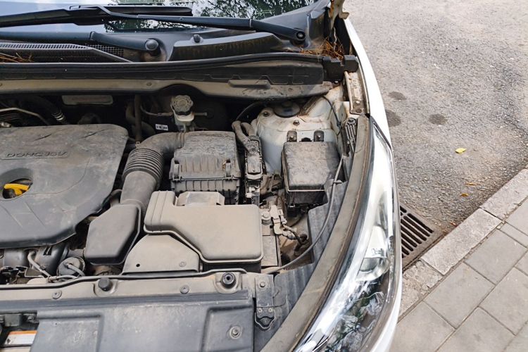 Used Hyundai ix35 2015 2.0L Automatic 2WD Comfort Edition China V Standard Engine Bay Left