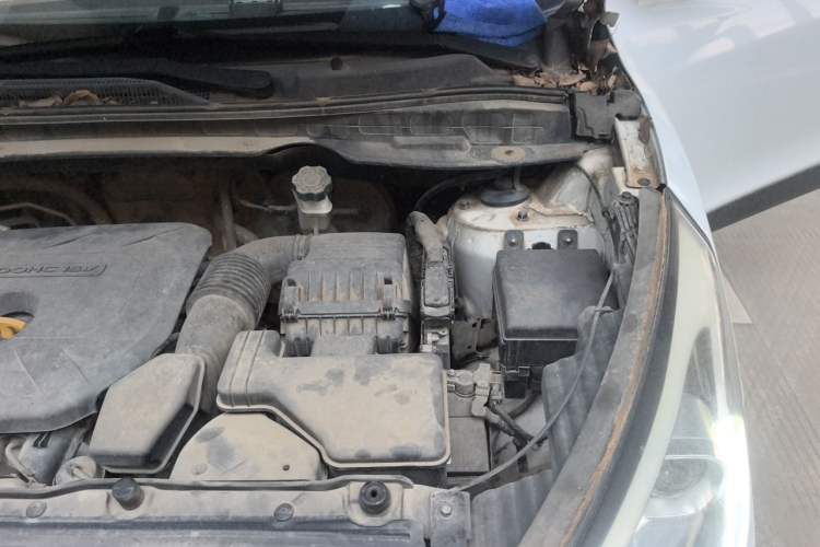 Used Hyundai ix35 2015 2.0L Automatic 2WD Smart Version China V Standard Engine Bay Left