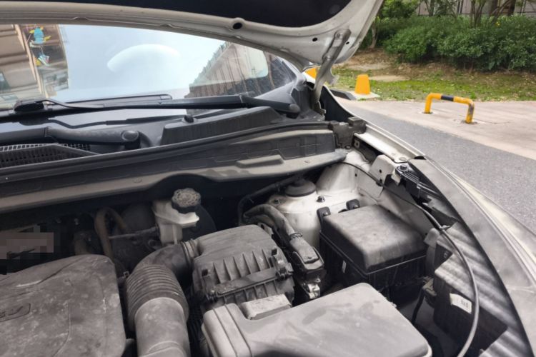 Used Hyundai ix35 2015 2.0L Automatic Two-Wheel Drive Leading Trim China IV Standard Engine Bay Left