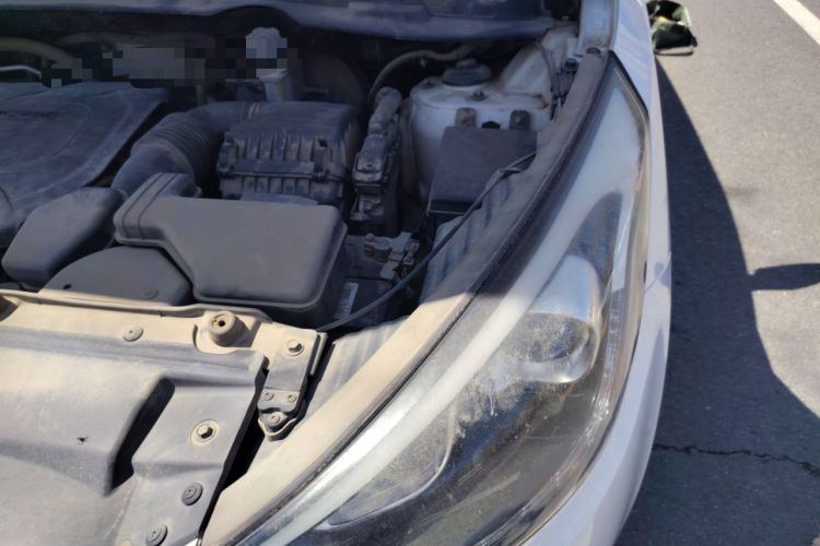 Used Hyundai ix35 2015 2.0L Automatic 2WD Smart Version China V Standard Engine Bay Left