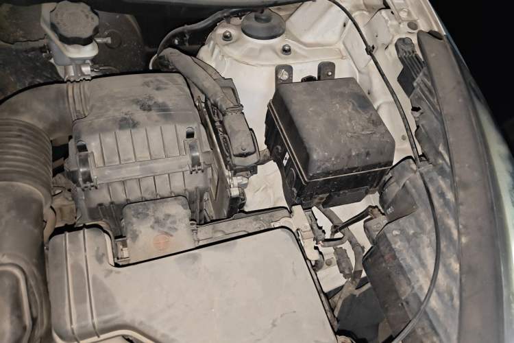 Used Hyundai ix35 2015 2.0L Automatic 2WD Smart Type China IV Engine Bay Left