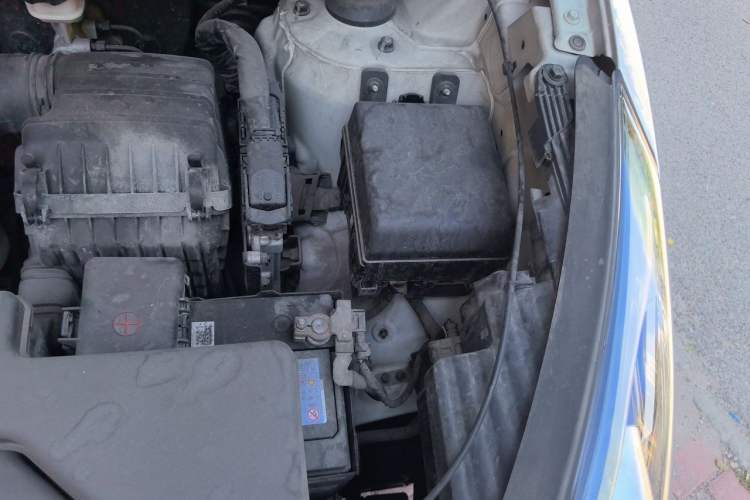 Used Hyundai ix35 2015 2.0L Automatic 2WD Smart Version China V Standard Engine Bay Left