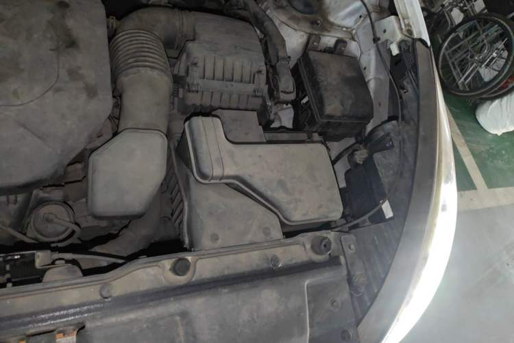 Used Hyundai ix35 2015 2.0L Automatic 2WD Smart Version China V Standard Engine Bay Left