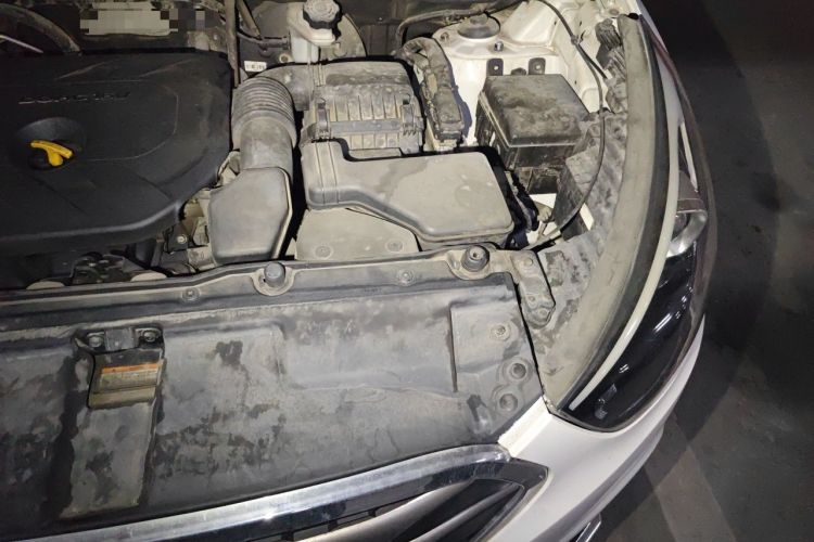 Used Hyundai ix35 2015 2.0L Automatic 2WD Smart Version China V Standard Engine Bay Left