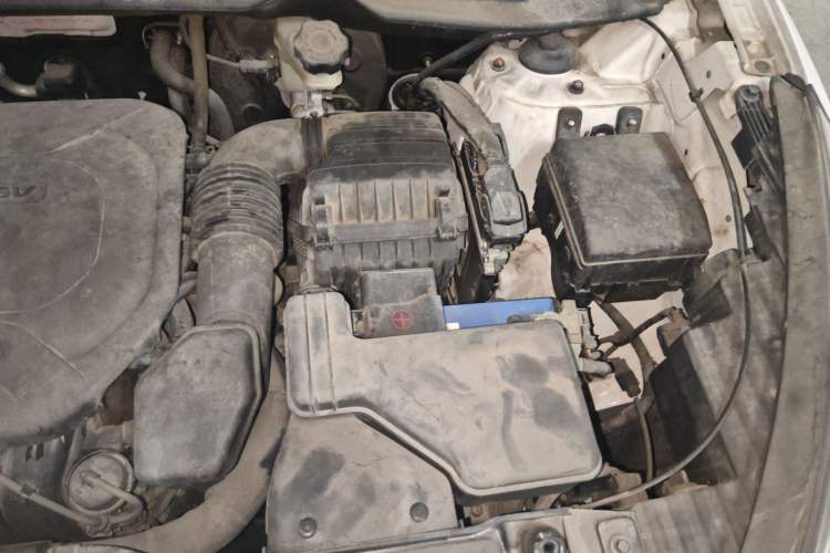 Used Hyundai ix35 2015 2.0L Automatic 2WD Smart Version China V Standard Engine Bay Left