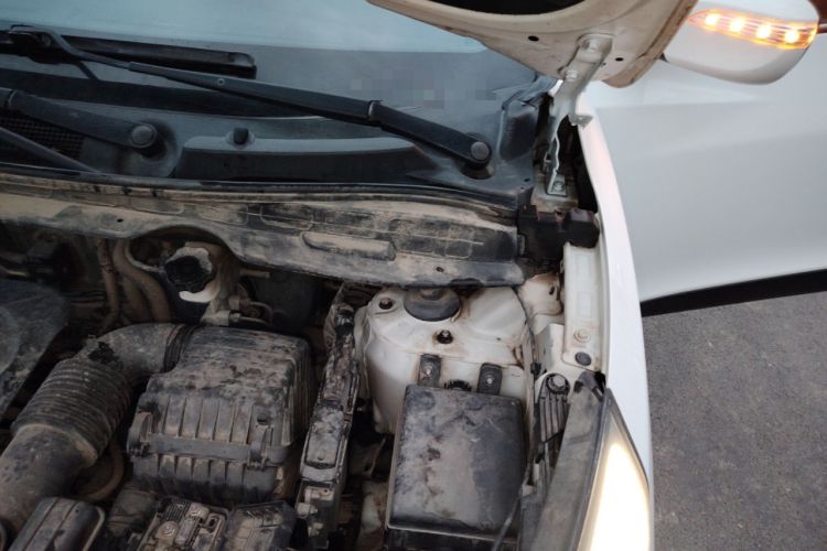 Used Hyundai ix35 2015 2.0L Automatic 2WD Smart Version China V Standard Engine Bay Left