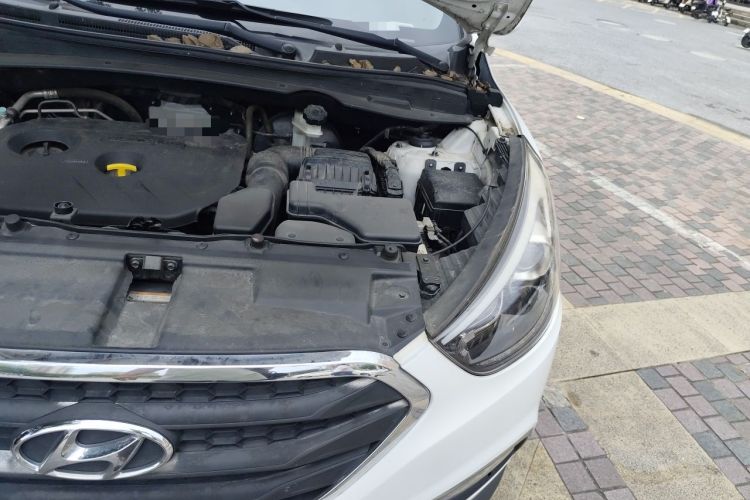 Used Hyundai ix35 2015 2.0L Automatic 2WD Comfort Edition China V Standard Engine Bay Left