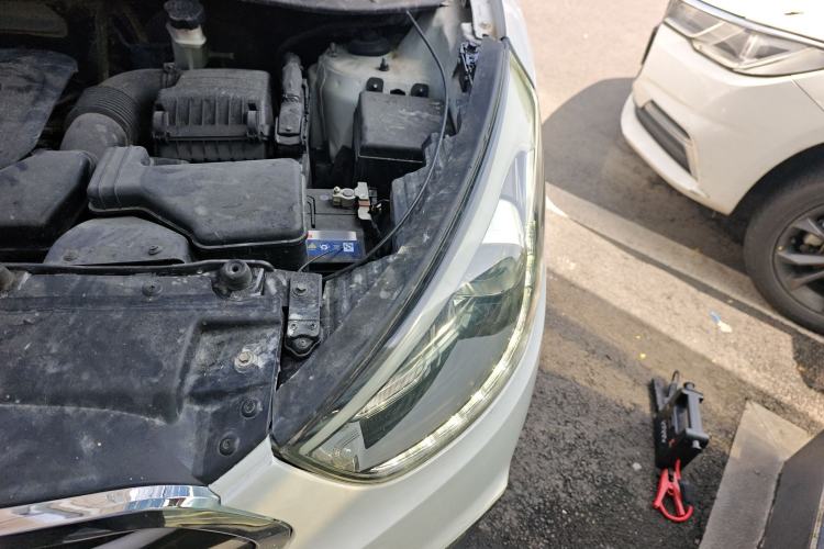 Used Hyundai ix35 2015 2.0L Automatic 2WD Smart Version China V Standard Engine Bay Left