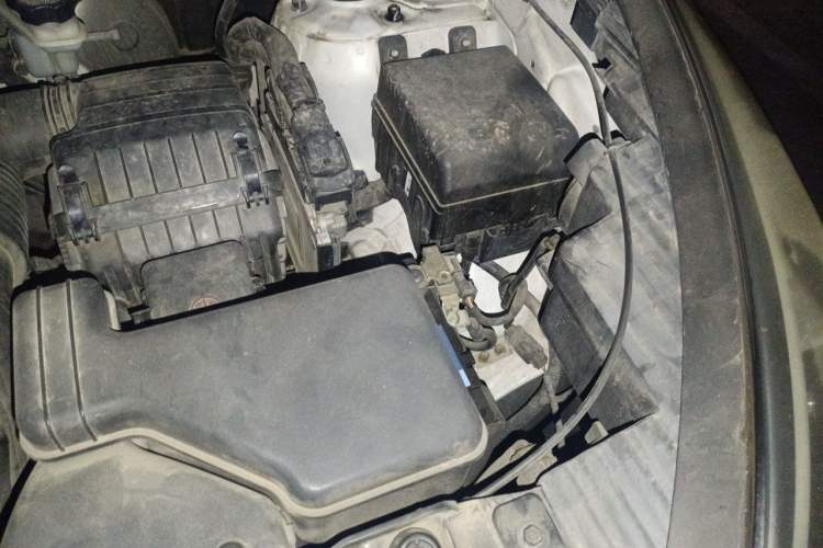 Used Hyundai ix35 2015 2.0L Automatic 2WD Smart Version China V Standard Engine Bay Left